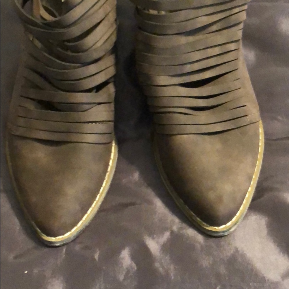 Women’s Ankle Boots . These shoes were barely worn